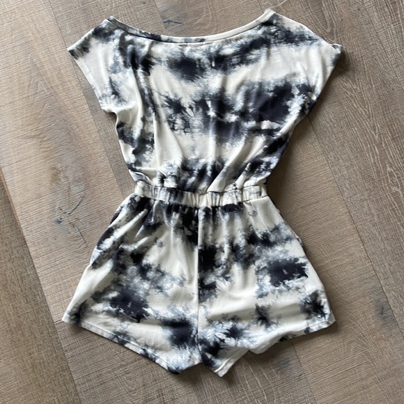 Romper - Picture 5 of 7